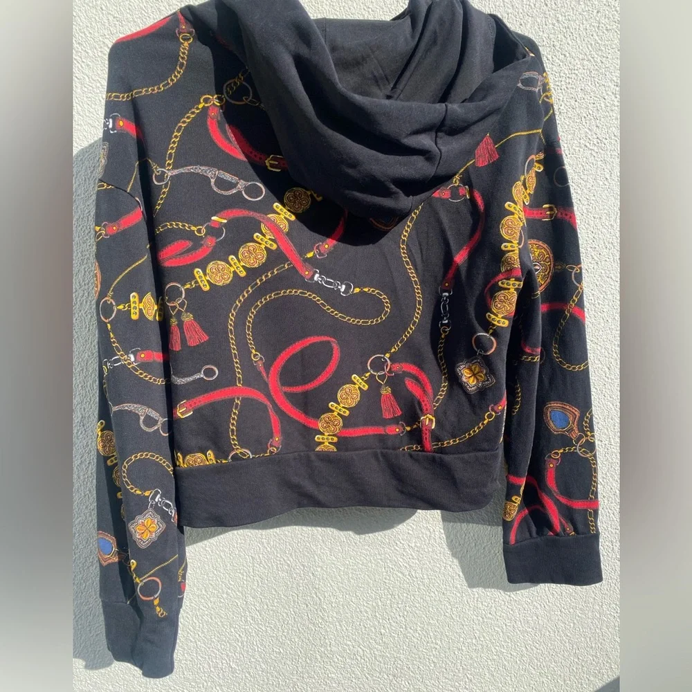 Zara Trafaluc Women’s Black Hooded Sweatshirt Chain Medallion Print small - Picture 3 of 4
